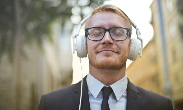 How To Comfortably Wear Glasses And Headphones